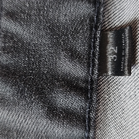 John Varvatos men's cut off denim shorts size 32. Bowery fit. Great condition. - Picture 3 of 10